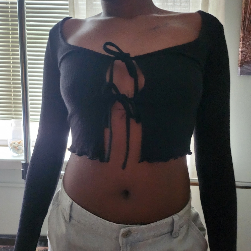 Garage Peek a boo crop top - Picture 2 of 7